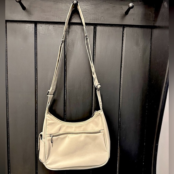 Travelon Cross Body Bag - Picture 2 of 11